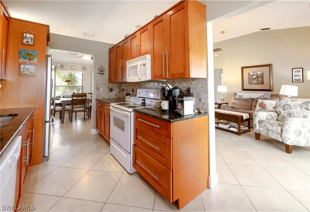 524 SW 27th Terrace Cape Coral FL 33914