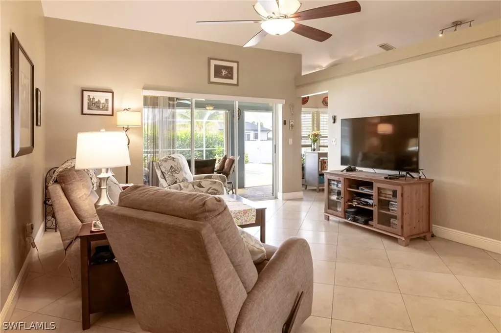 524 SW 27th Terrace Cape Coral FL 33914