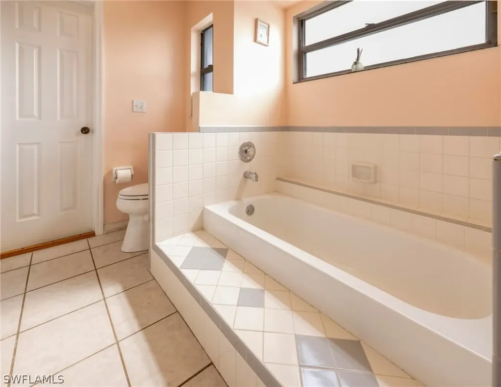 524 SW 27th Terrace Cape Coral FL 33914