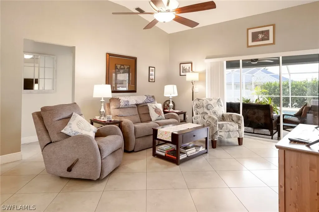 524 SW 27th Terrace Cape Coral FL 33914