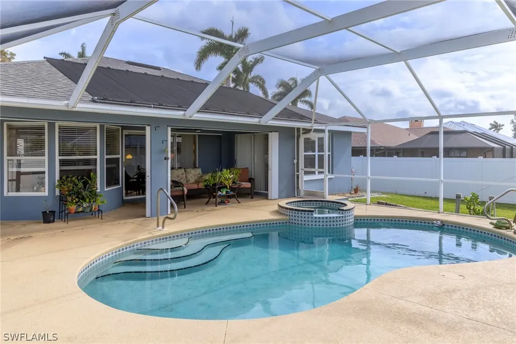 524 SW 27th Terrace Cape Coral FL 33914