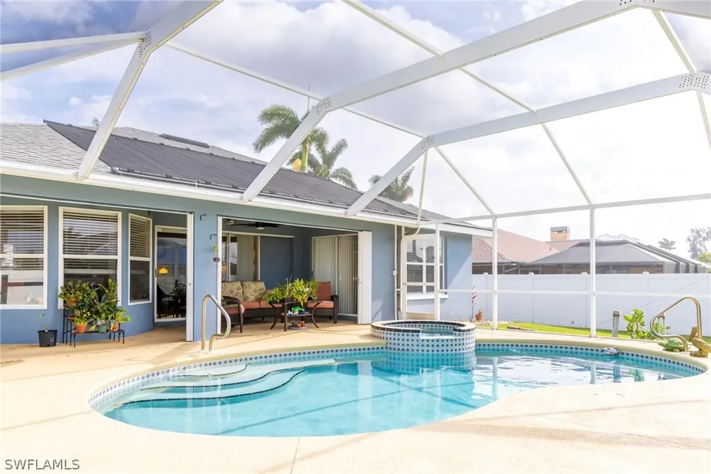 524 SW 27th Terrace Cape Coral FL 33914