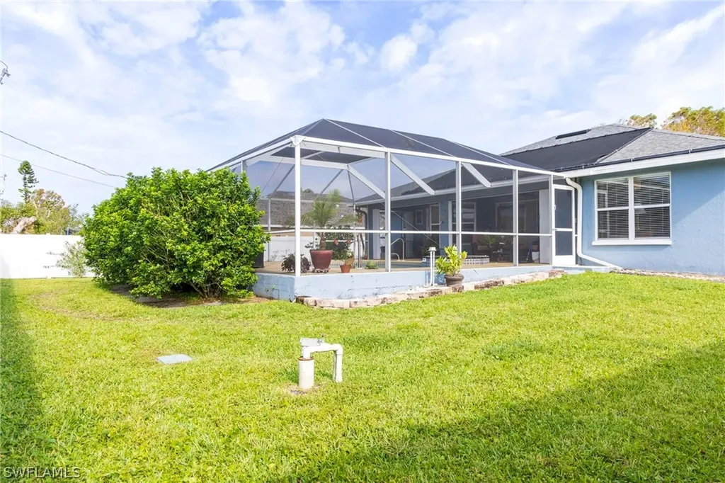 524 SW 27th Terrace Cape Coral FL 33914