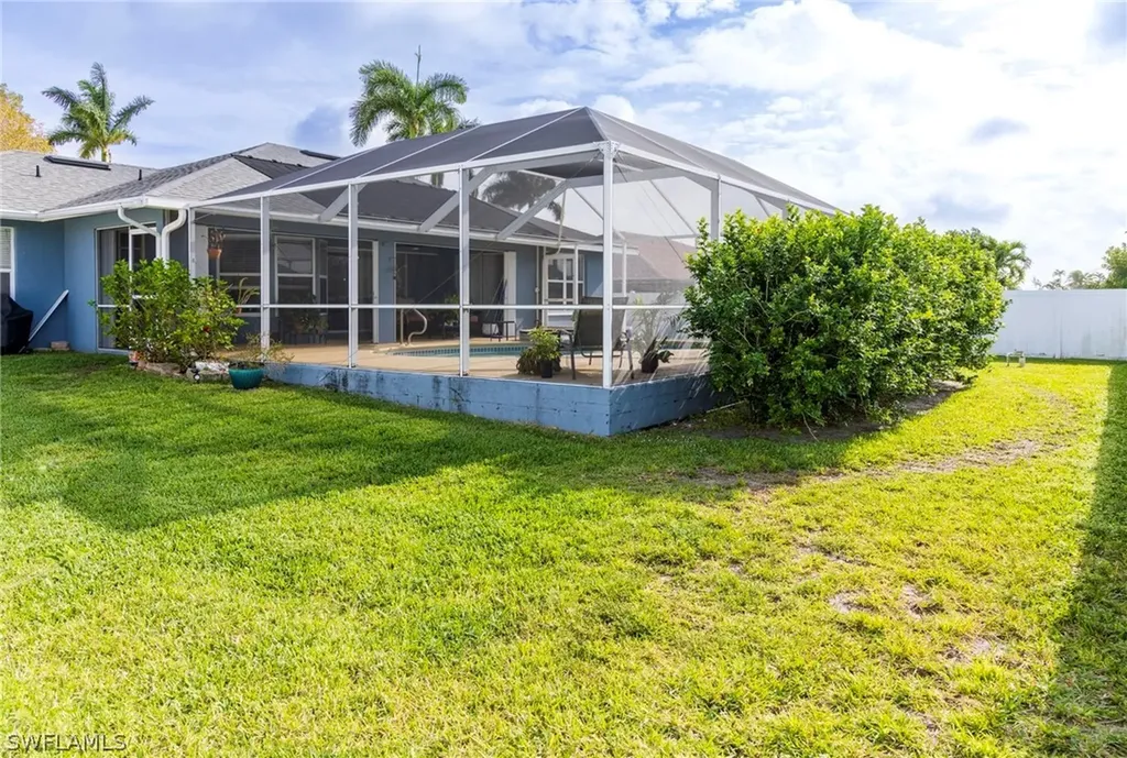 524 SW 27th Terrace Cape Coral FL 33914