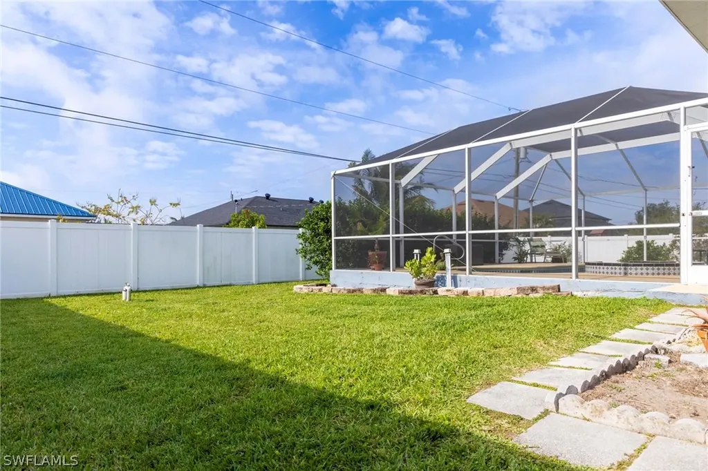 524 SW 27th Terrace Cape Coral FL 33914