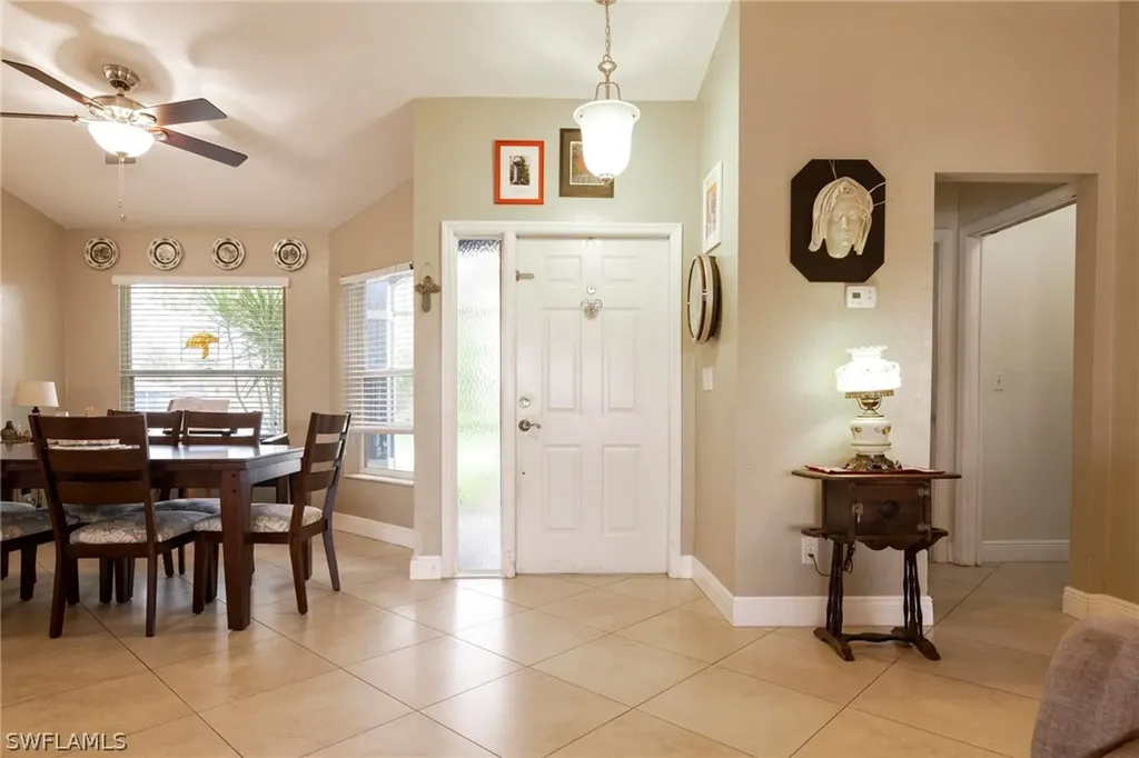 524 SW 27th Terrace Cape Coral FL 33914