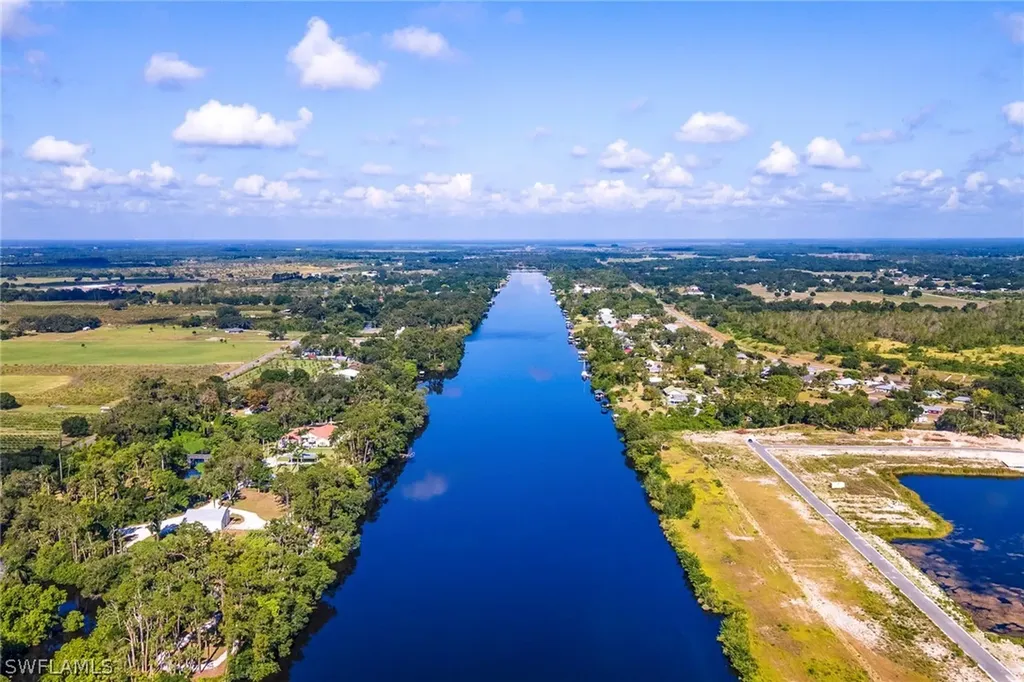 881 Gen D Macarthur Avenue Labelle FL 33935