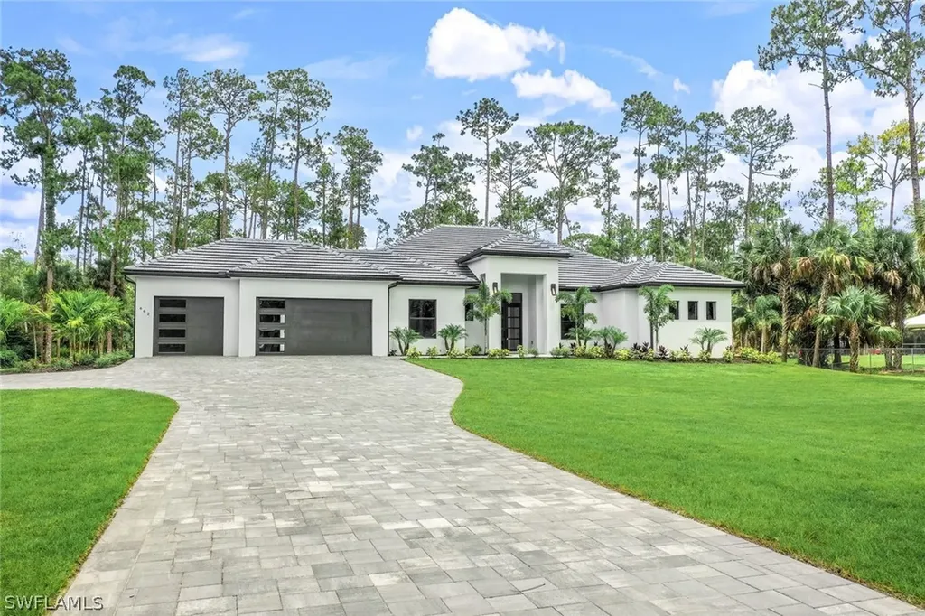662 9th Street SW Naples FL 34117