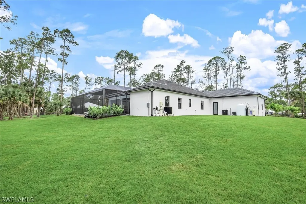 662 9th Street SW Naples FL 34117