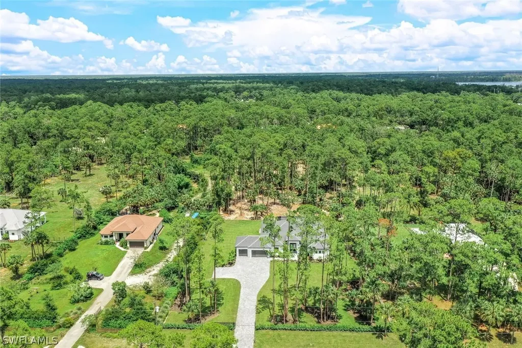 662 9th Street SW Naples FL 34117