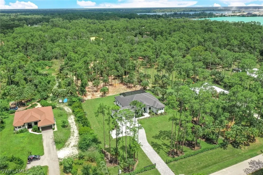 662 9th Street SW Naples FL 34117