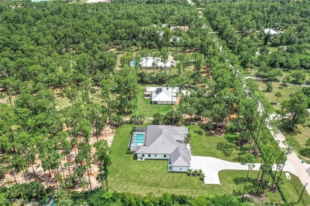662 9th Street SW Naples FL 34117