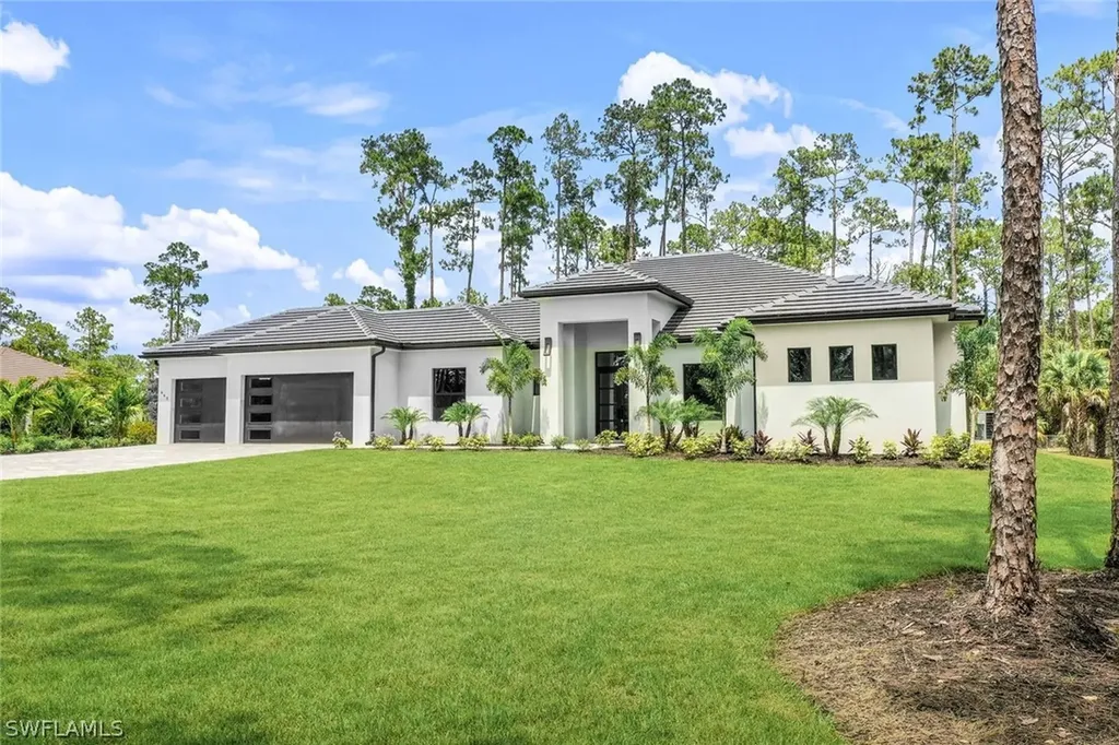 662 9th Street SW Naples FL 34117