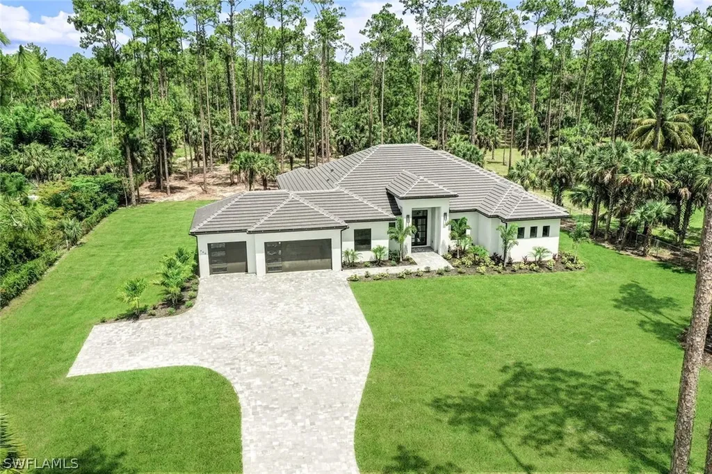 662 9th Street SW Naples FL 34117