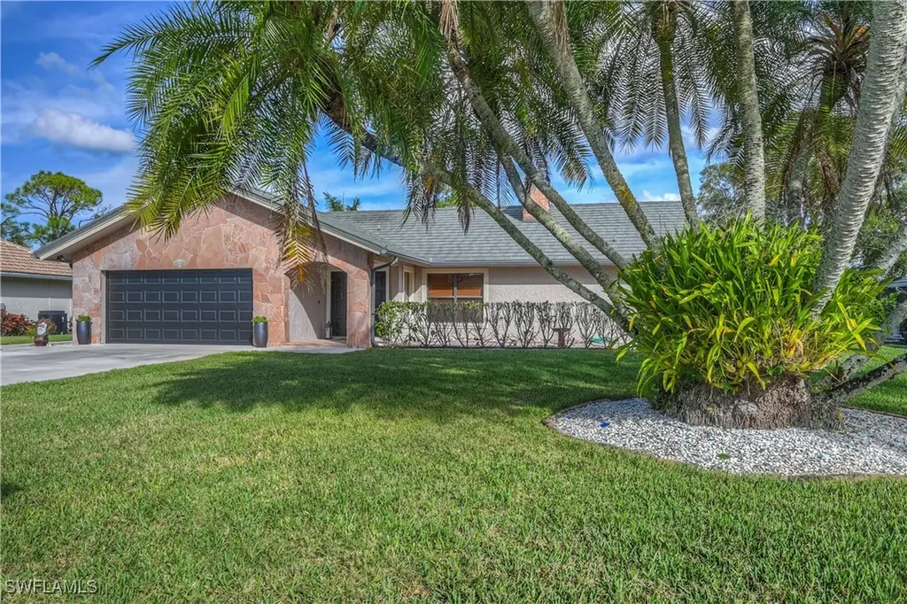427 Torrey Pines Point Naples FL 34113