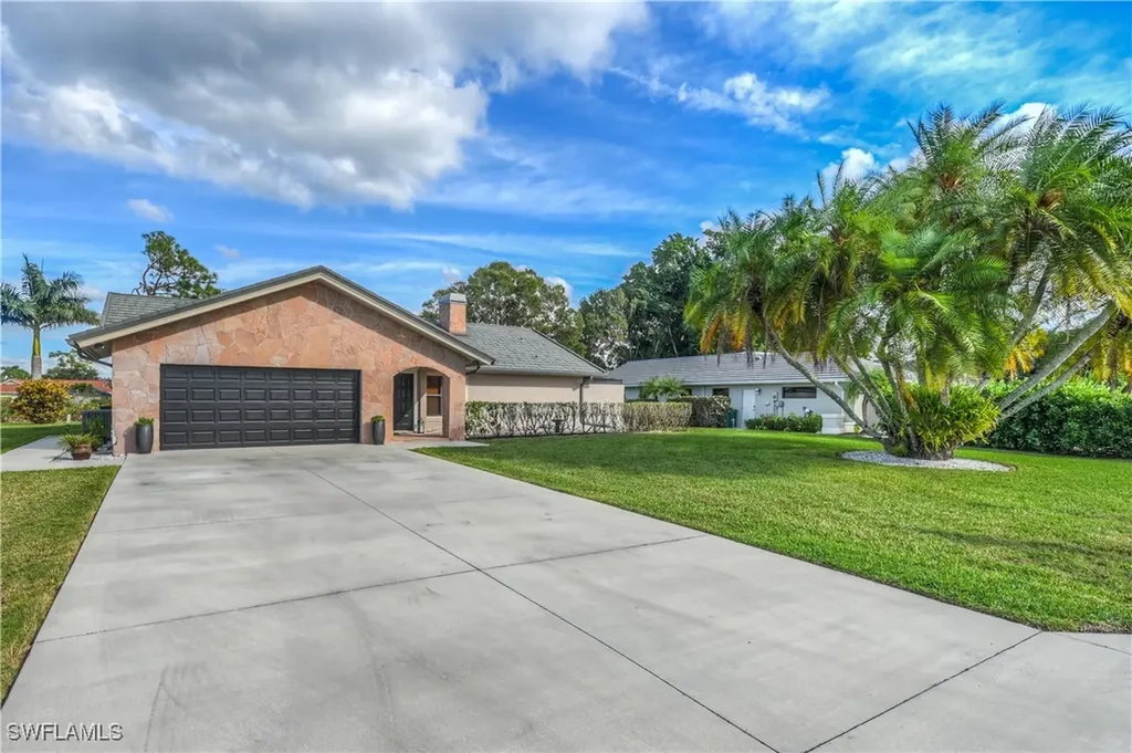 427 Torrey Pines Point Naples FL 34113
