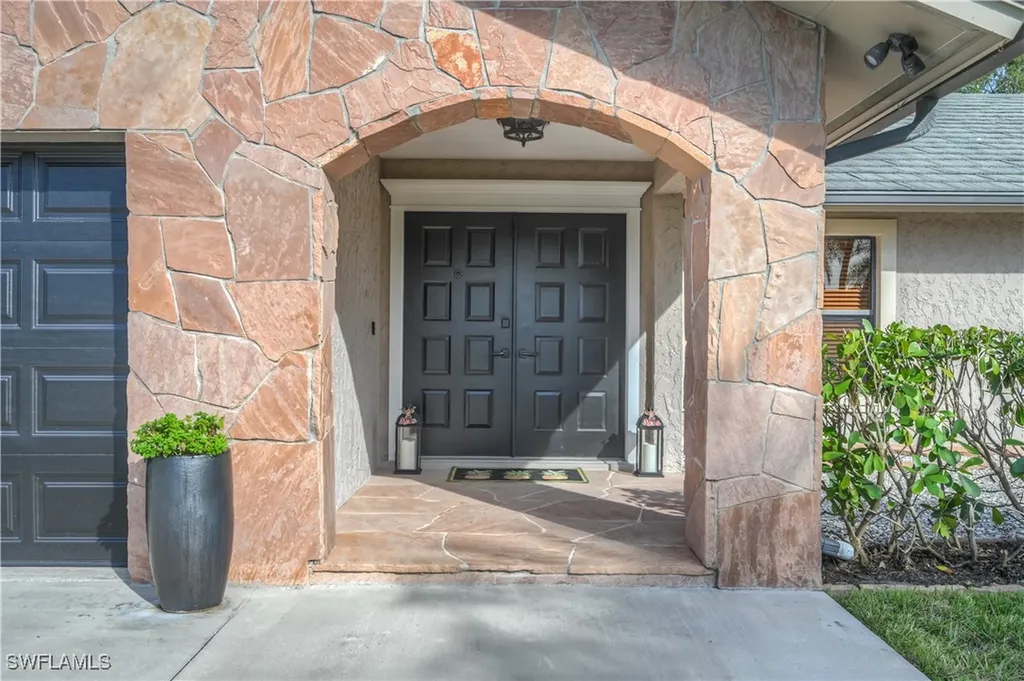 427 Torrey Pines Point Naples FL 34113