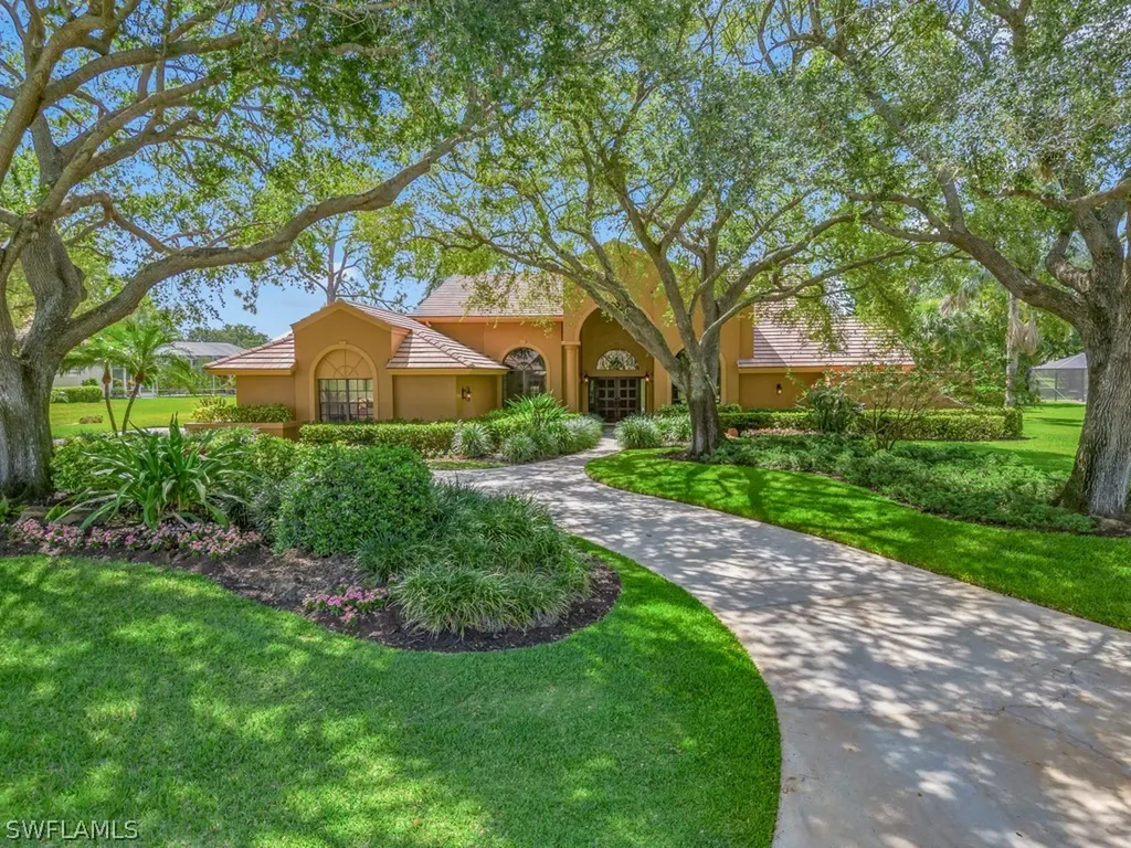 1904 Empress Court Naples FL 34110