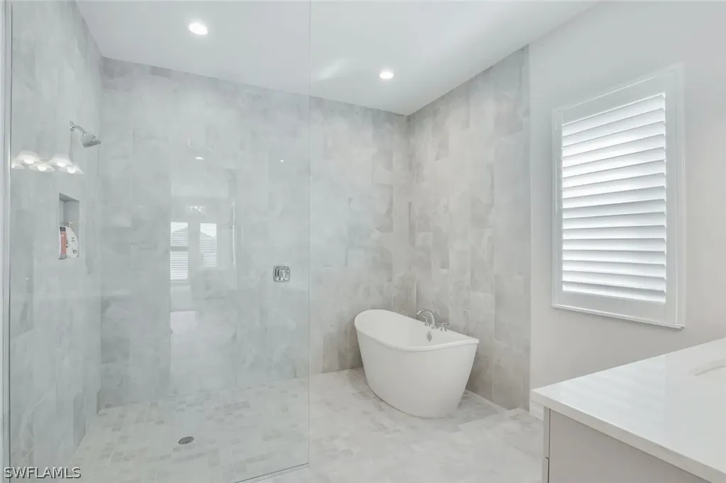 14327 Laguna Springs Lane Naples FL 34114