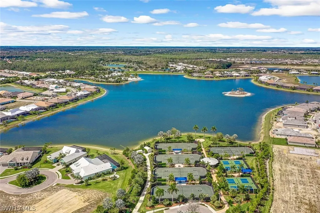 14327 Laguna Springs Lane Naples FL 34114