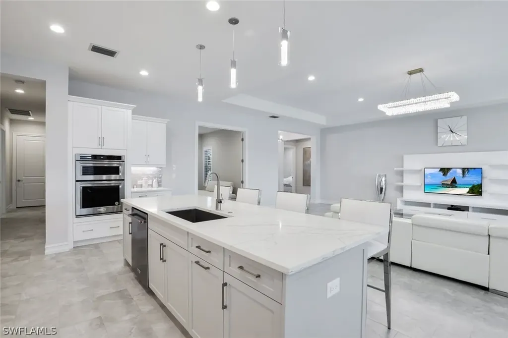 14327 Laguna Springs Lane Naples FL 34114