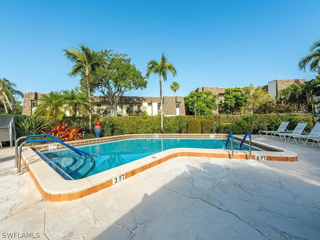 1636 Spoonbill Lane Naples FL 34105