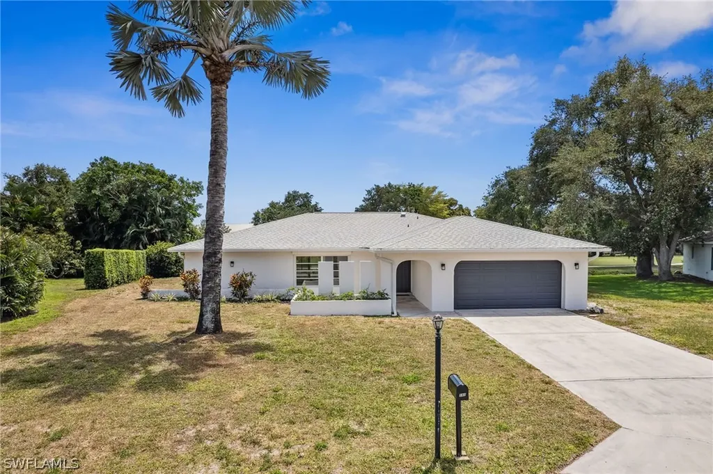 142 Pinehurst Circle Naples FL 34113