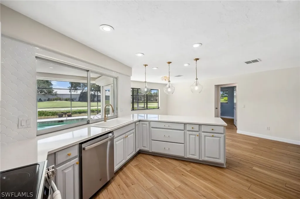 142 Pinehurst Circle Naples FL 34113