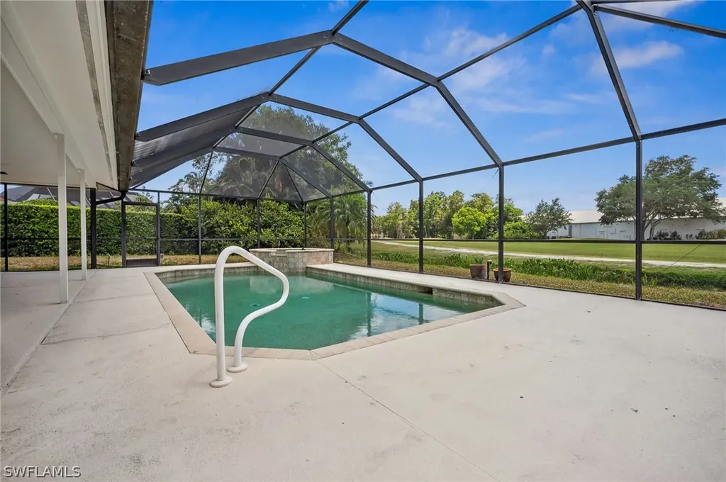 142 Pinehurst Circle Naples FL 34113