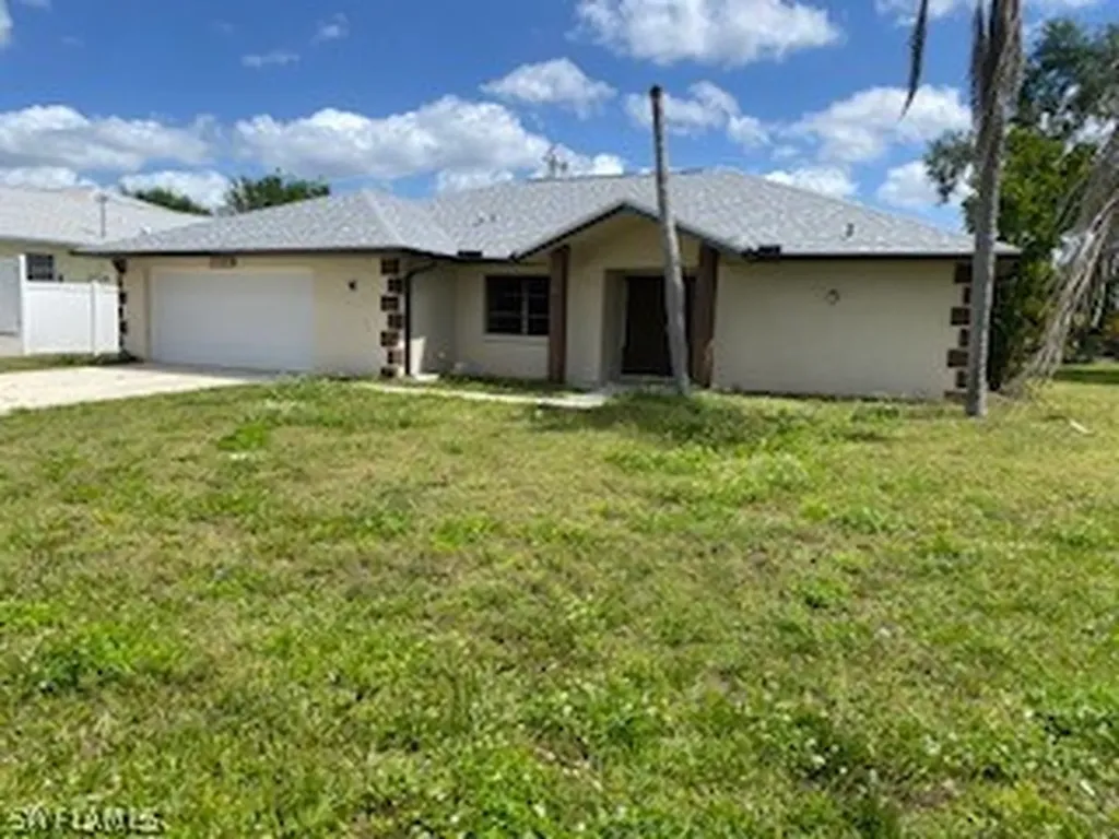 1823 SE 11th Avenue Cape Coral FL 33990