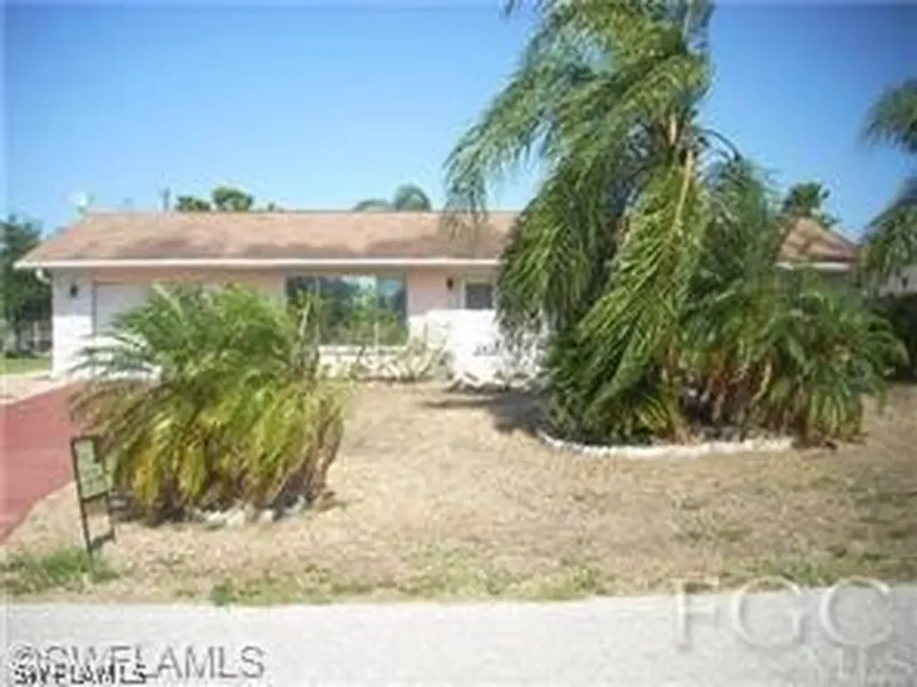 2415 SE 8th Place Cape Coral FL 33990