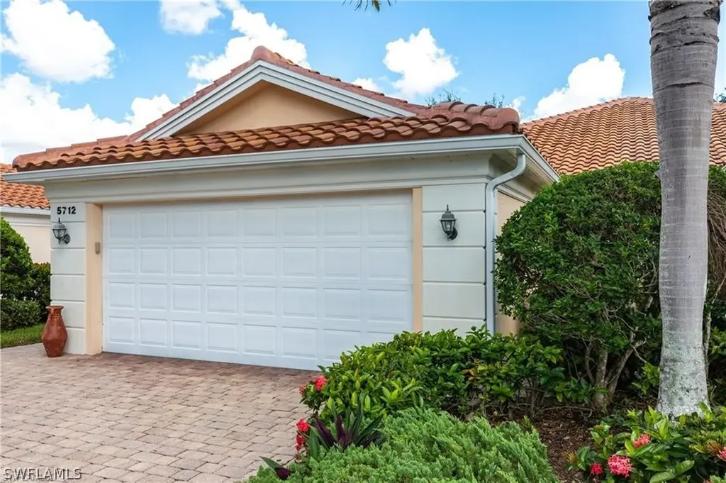 5712 Drummond Way Naples FL 34119