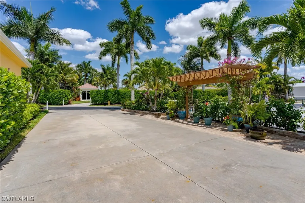 13621 Snapper Lane Naples FL 34114
