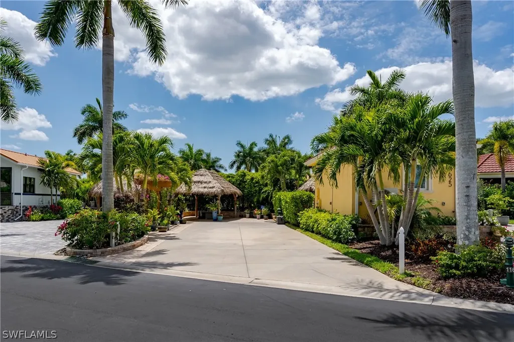 13621 Snapper Lane Naples FL 34114