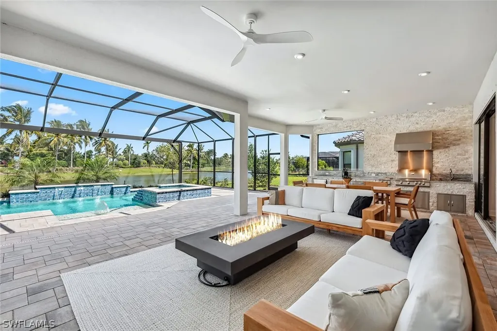 15537 Rio Ponace Court Naples FL 34114