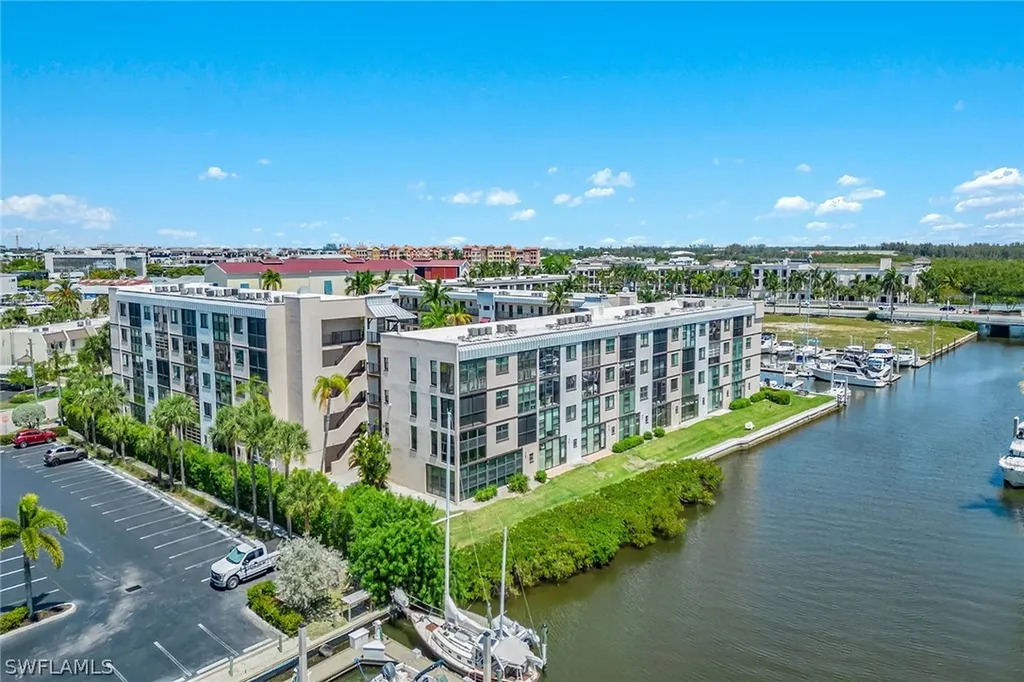 807 River Point Drive Naples FL 34102