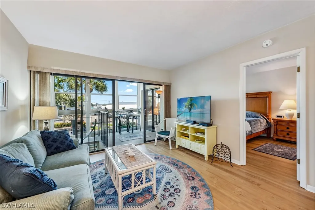 807 River Point Drive Naples FL 34102