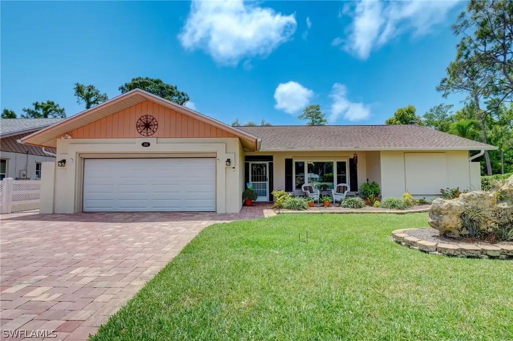168 Versailles Circle Naples FL 34112