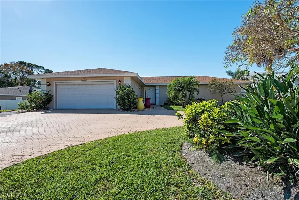 102 Sharwood Drive Naples FL 34110
