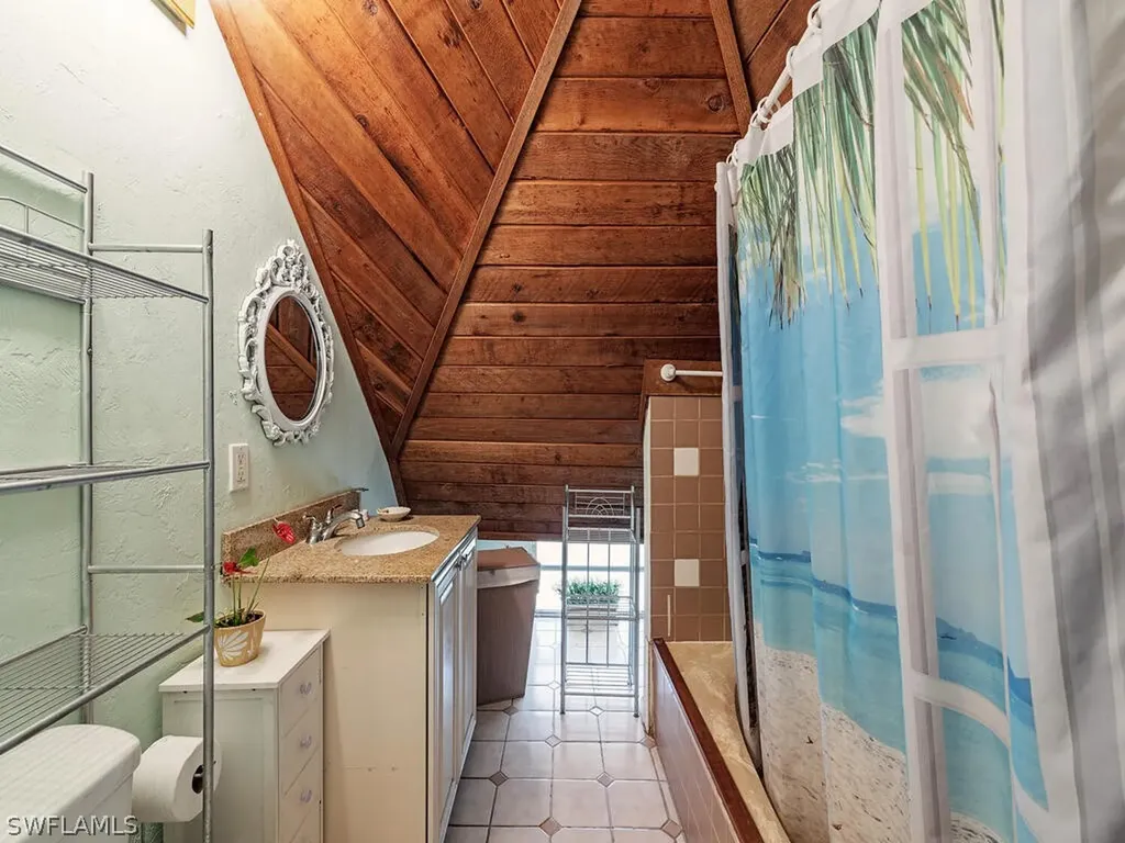 380 Frangipani Avenue Naples FL 34117