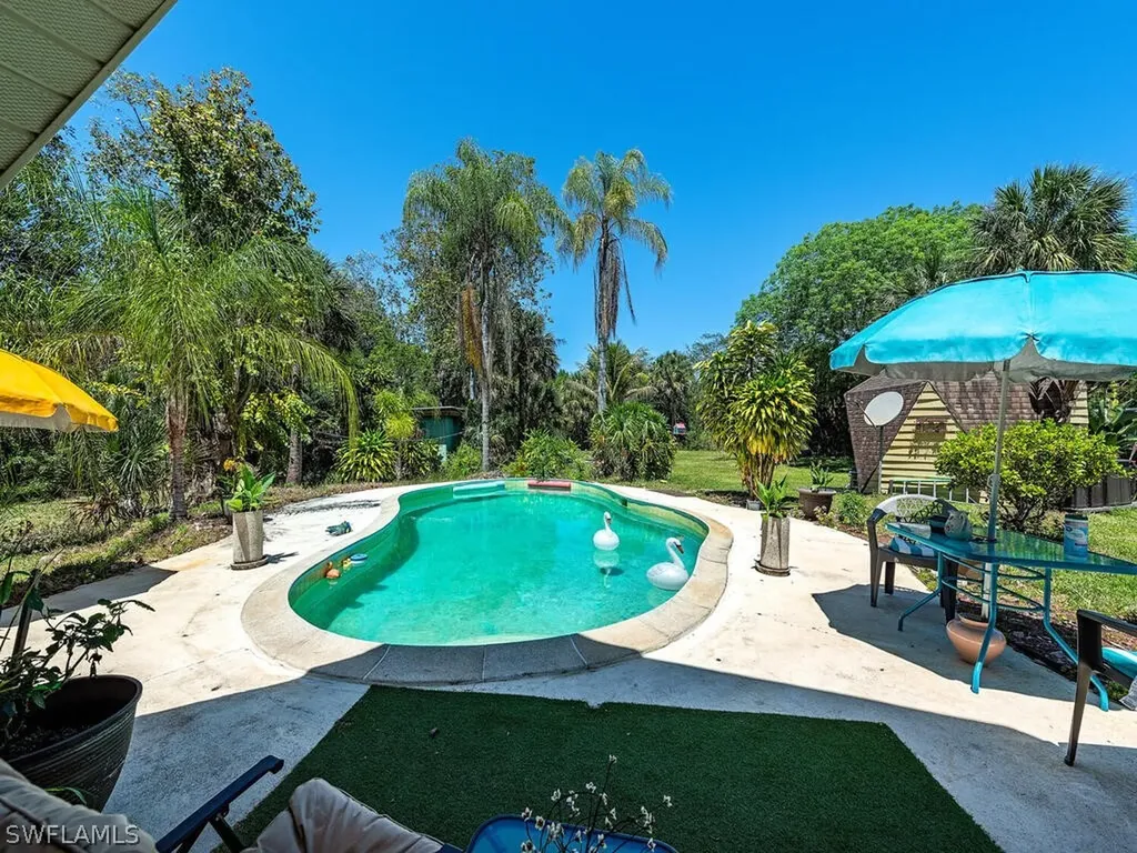 380 Frangipani Avenue Naples FL 34117