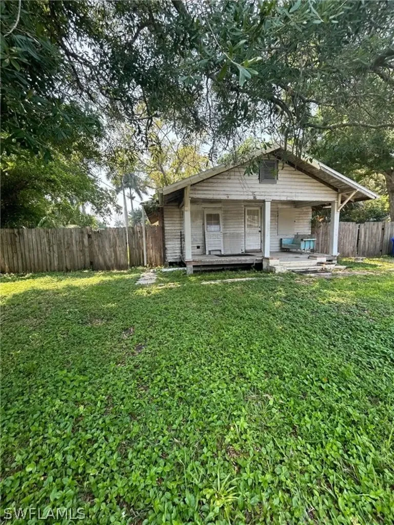 1258 Allen Street Fort Myers FL 33916