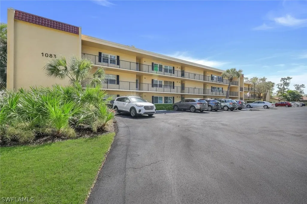 1083 Forest Lakes Drive Naples FL 34105