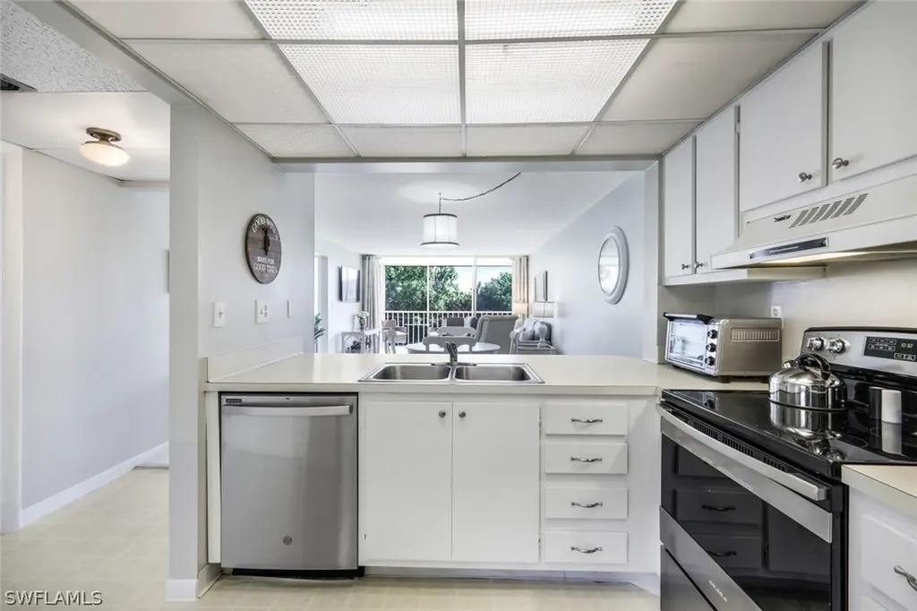 1083 Forest Lakes Drive Naples FL 34105