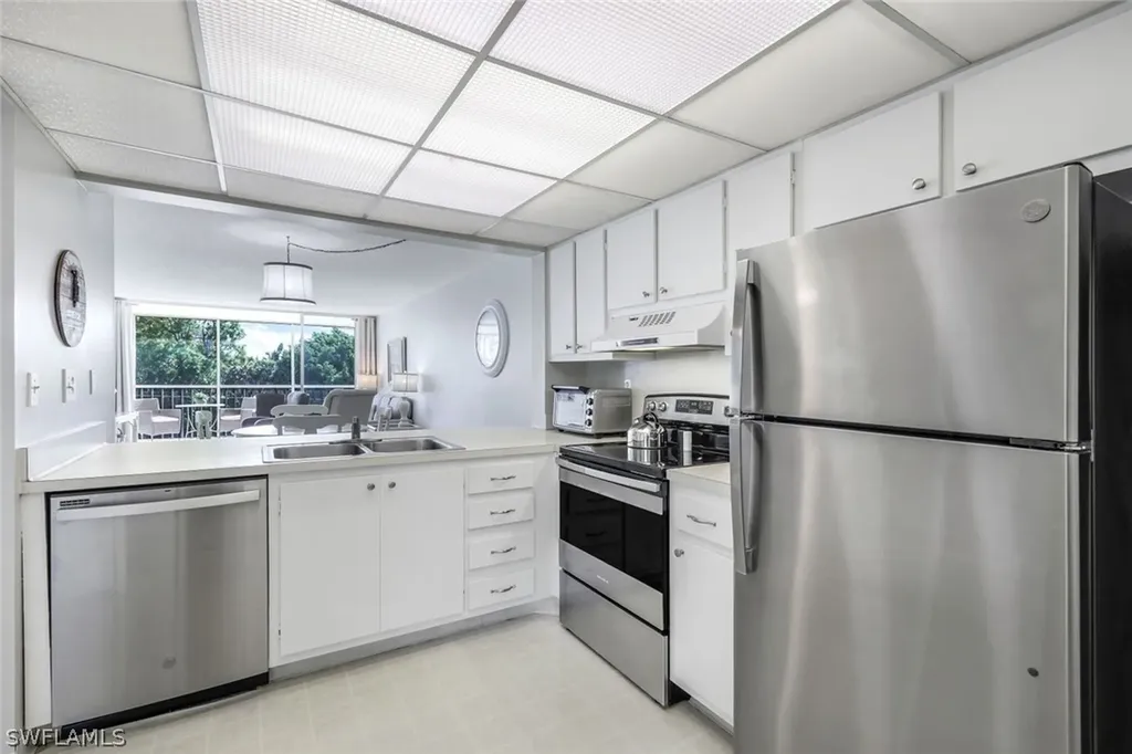 1083 Forest Lakes Drive Naples FL 34105