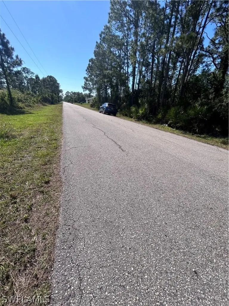 3706 E 21st Street Alva FL 33920