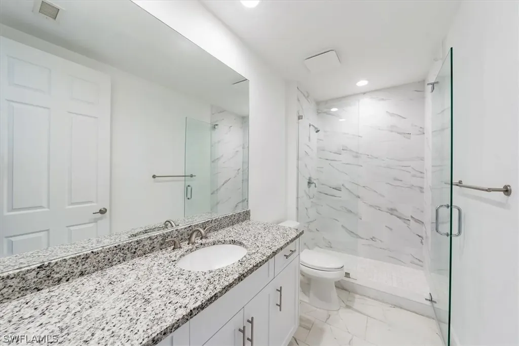 4758 Stratford Court Naples FL 34105