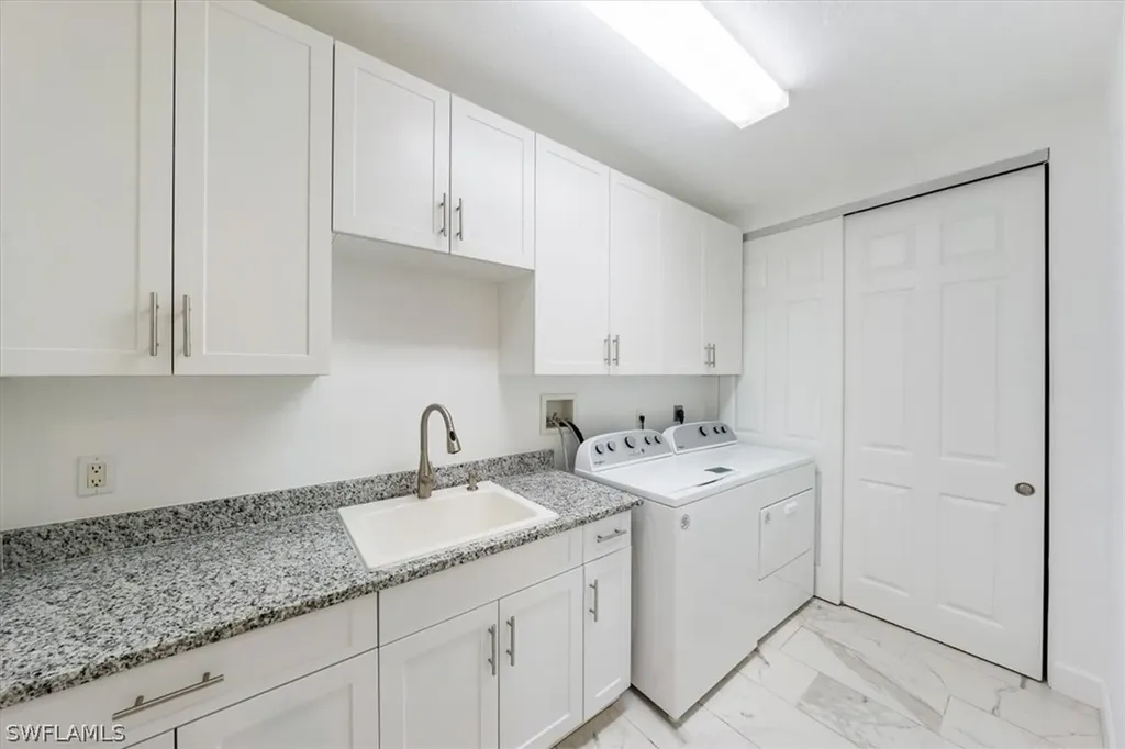 4758 Stratford Court Naples FL 34105
