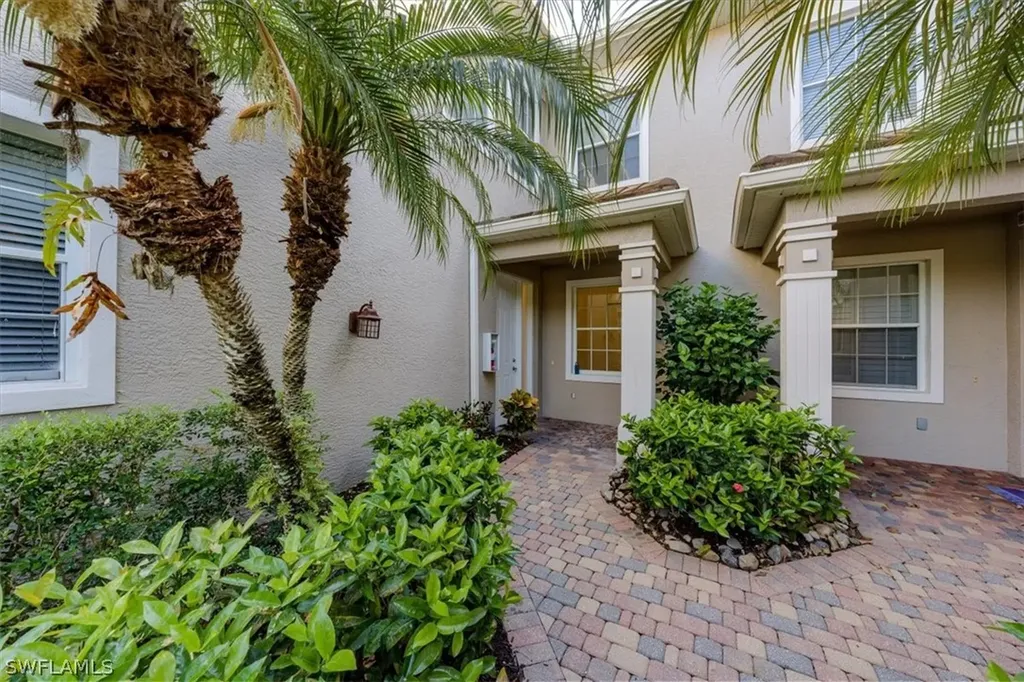 4758 Stratford Court Naples FL 34105