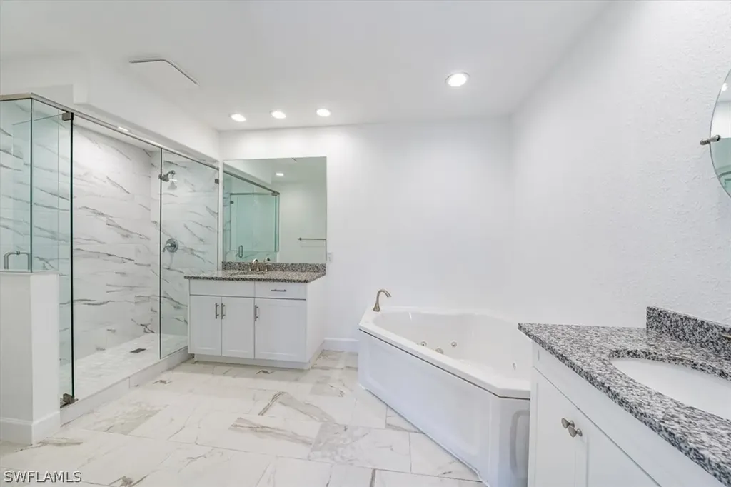 4758 Stratford Court Naples FL 34105